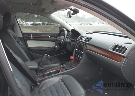 2013 Volkswagen Passat 3.6L V6 Sel Premium z USA, uszkodzony, nr VIN 1VWCM7A34DC031885